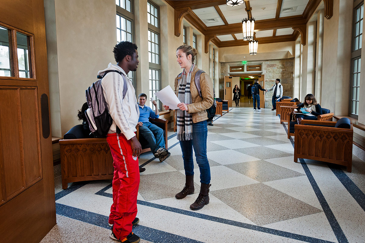 Known as Link, this Gothic-style passageway on the second floor of Stokes Hall connects the building’s North and South wings. Impressive floor-to-ceiling windows look onto the Campus Green toward McGuinn Hall and the McNeill Family Garden toward College Road.